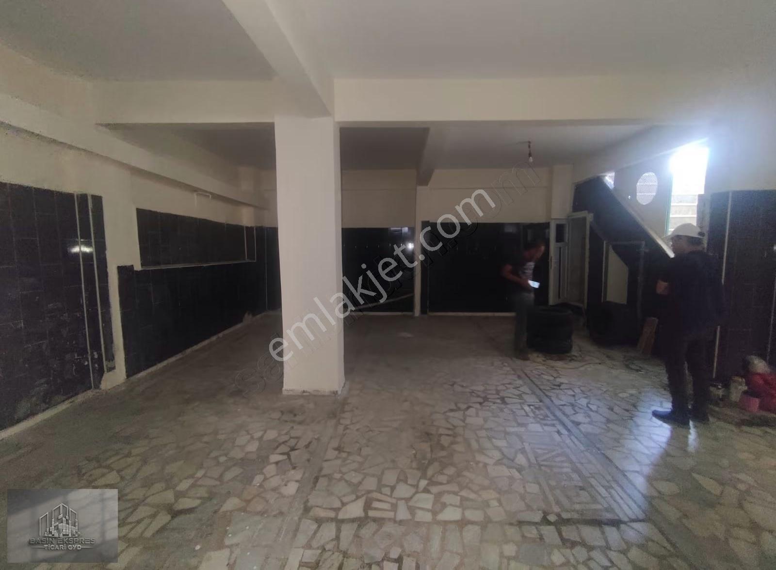 Enes Malik Toraman'dan Kirazlıda 140 M2 Kiralık Bodrum Dükkan - Görsel 2