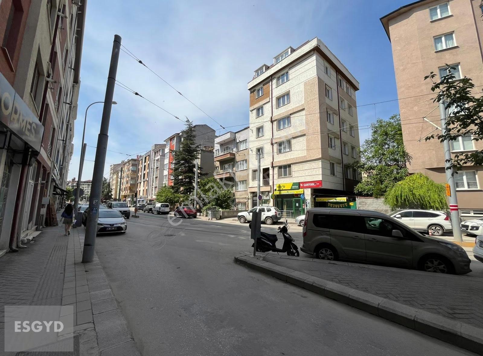 Esgyo'dan Kanal26 Da, Ayrı Mutfaklı, Asansörlü, Kiracılı 2+0