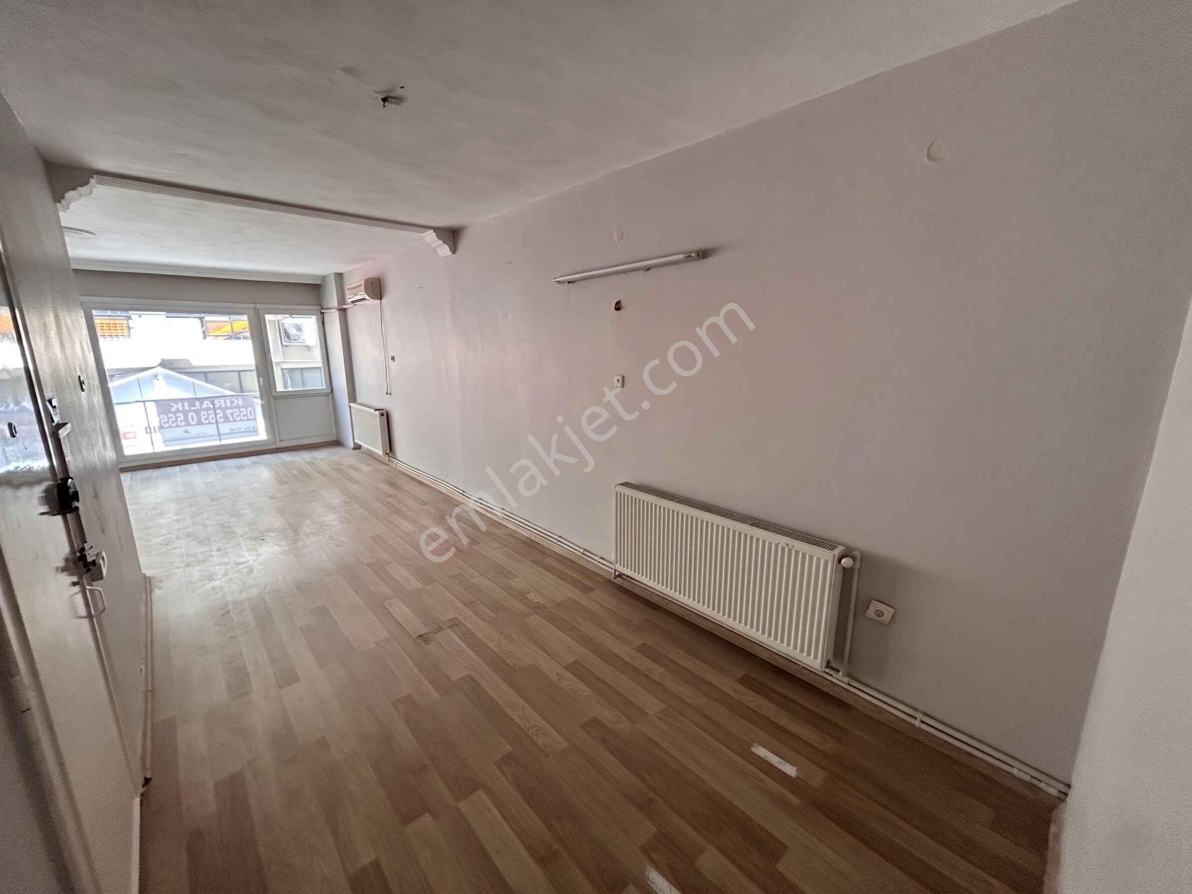 Karşıyaka Çarşıda İş Yerine Uygun Zemin Üstü Kiralık 2+1 Daire - Görsel 3