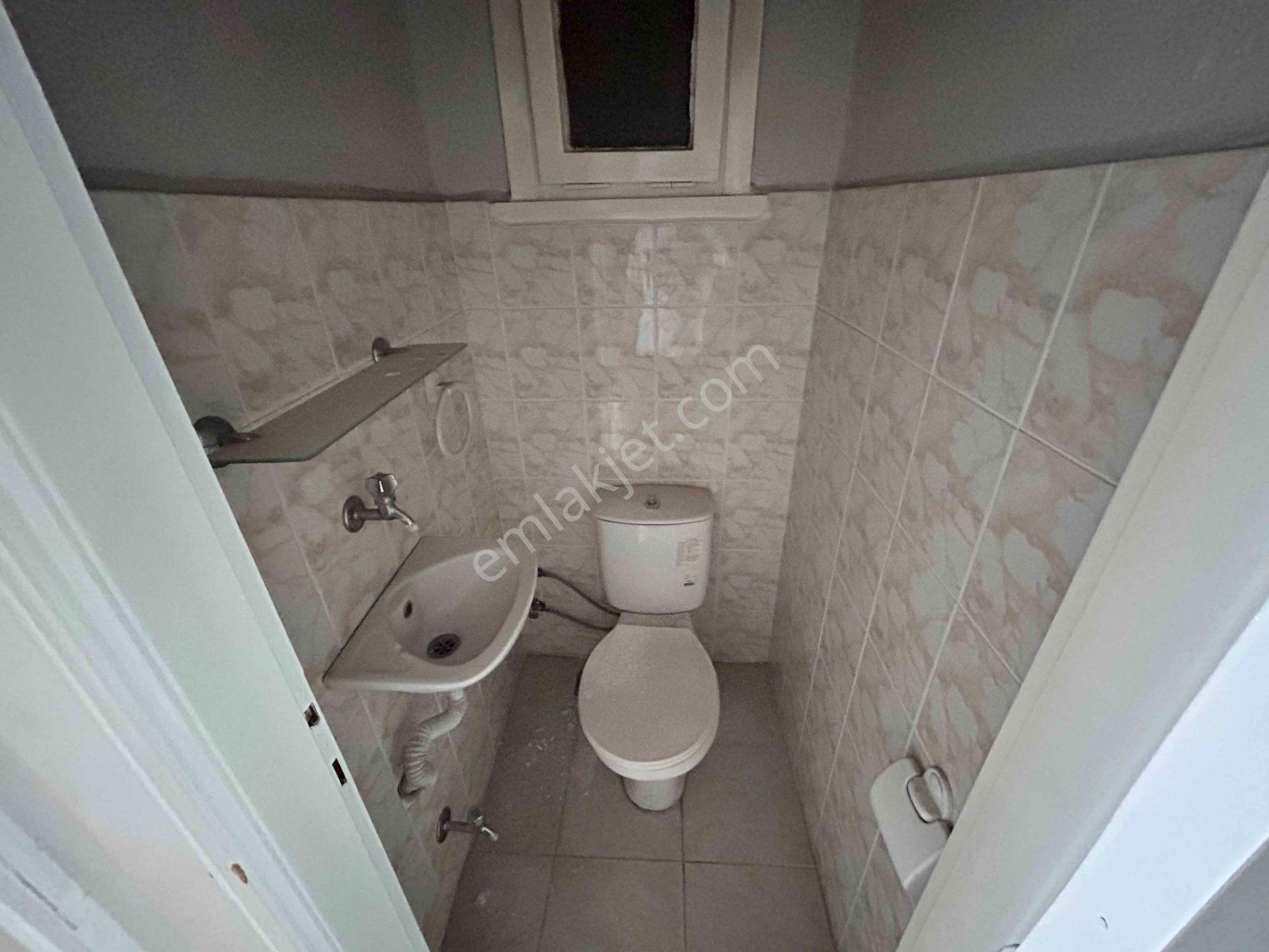 Karşıyaka Çarşıda İş Yerine Uygun Zemin Üstü Kiralık 2+1 Daire - Görsel 19