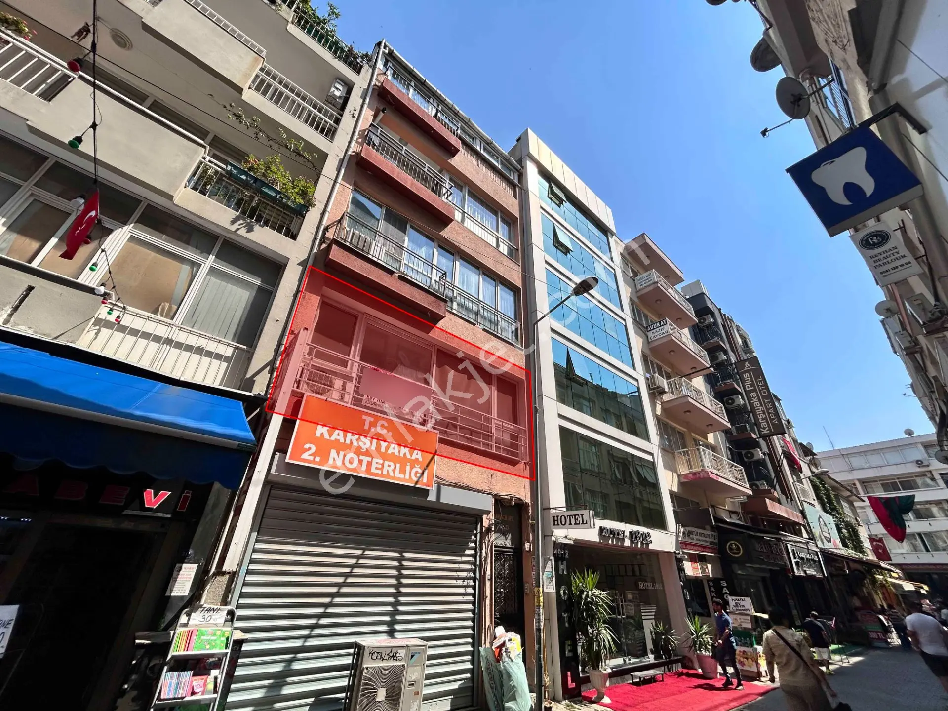 Karşıyaka Çarşıda İş Yerine Uygun Zemin Üstü Kiralık 2+1 Daire
