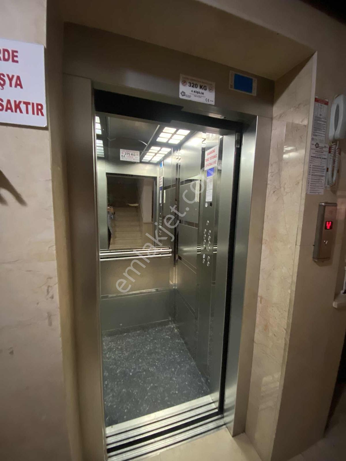 2y Duman Emlak'tan Harika Konumda 3+1 Geniş Kiralık Daire - Görsel 14