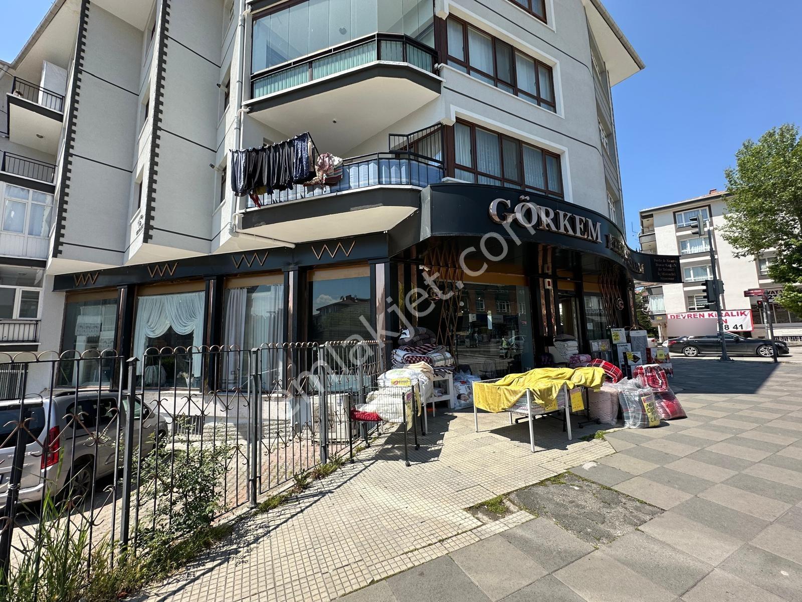 Fuat Çetin'den Etlik'in En Gözde Dükkanı 45 Metre Vitrin Cepheli - Görsel 26