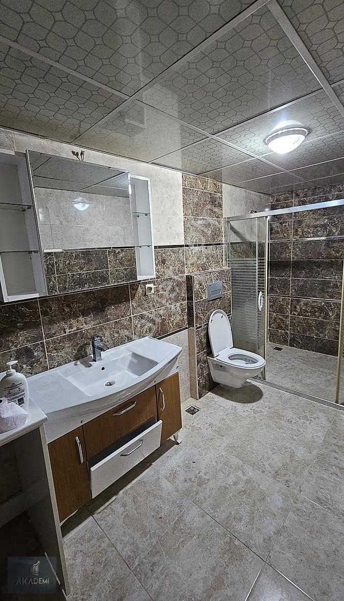 Çamlıca Saklıbahçe Sitesi'nde Bakımlı, Ebeveyn Banyolu 3+1 Daire - Görsel 8