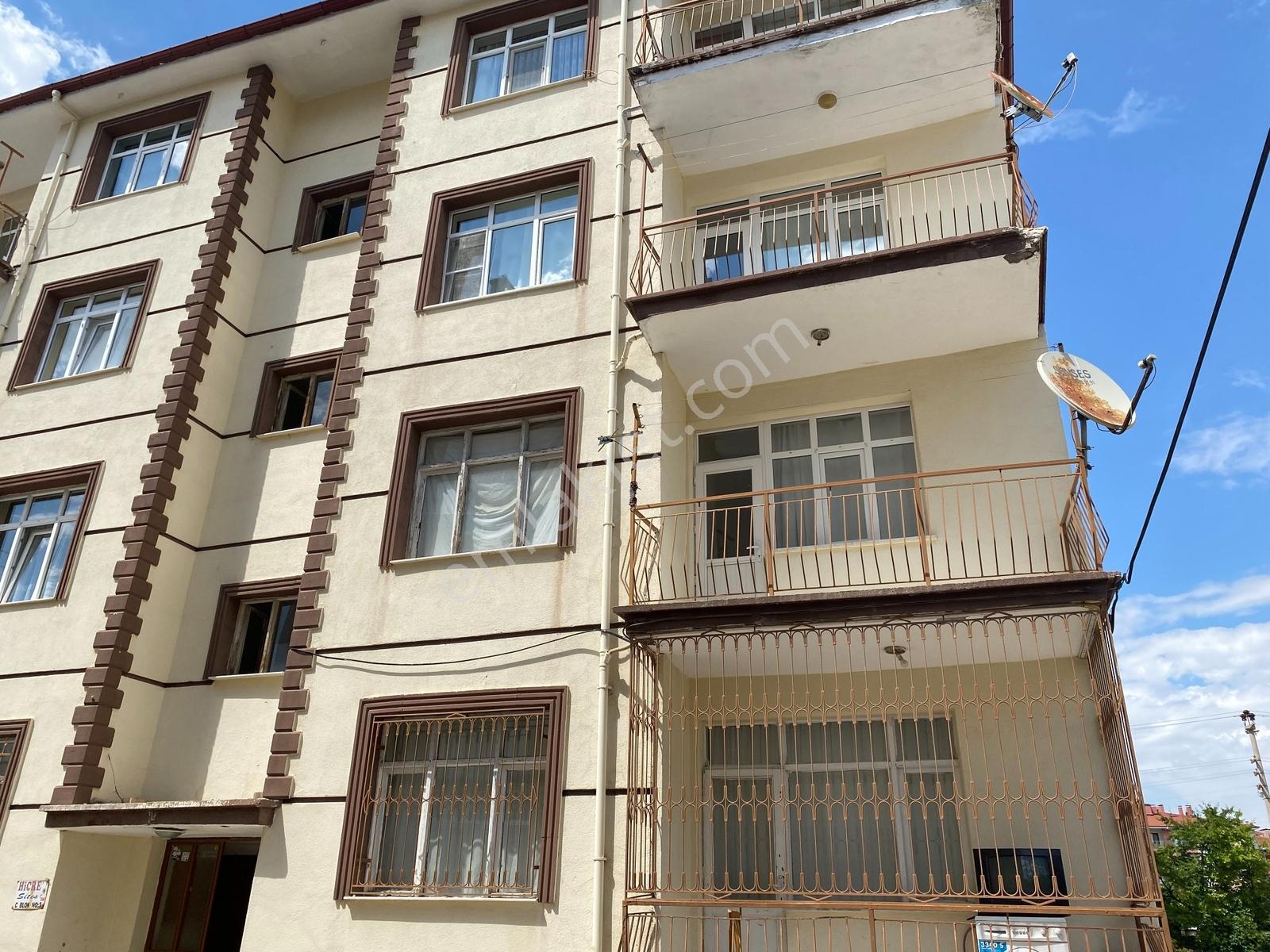 Hocacihanda Satılık 3+1 Arakat Daire - Görsel 4