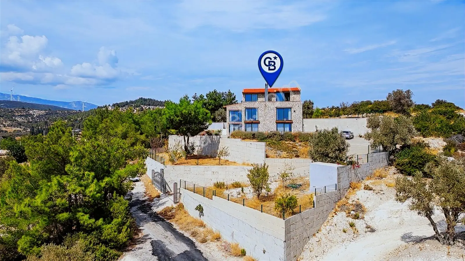 Karaburun Mordoğan'da Panaromik Deniz Manzaralı Taş Villa - Görsel 2