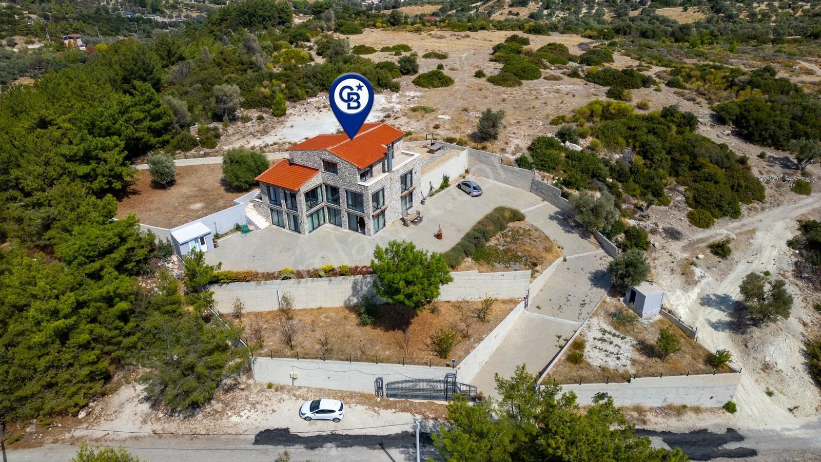 Karaburun Mordoğan'da Panaromik Deniz Manzaralı Taş Villa - Görsel 24
