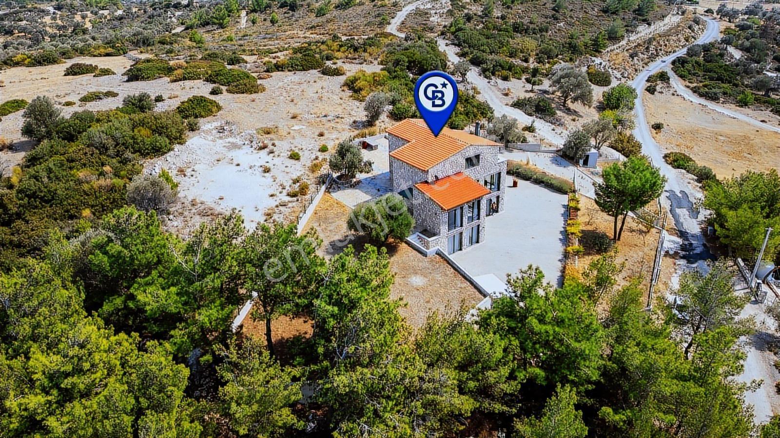 Karaburun Mordoğan'da Panaromik Deniz Manzaralı Taş Villa - Görsel 9