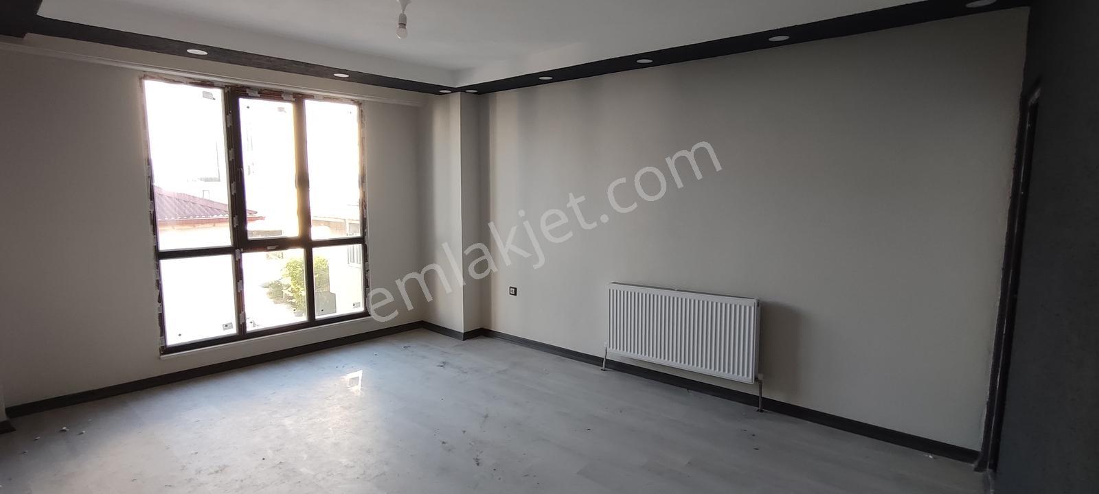 Çerkezköy Lemar Mevkiinde Tepe Çıkış Yolunda Kiralık Daire - Görsel 19