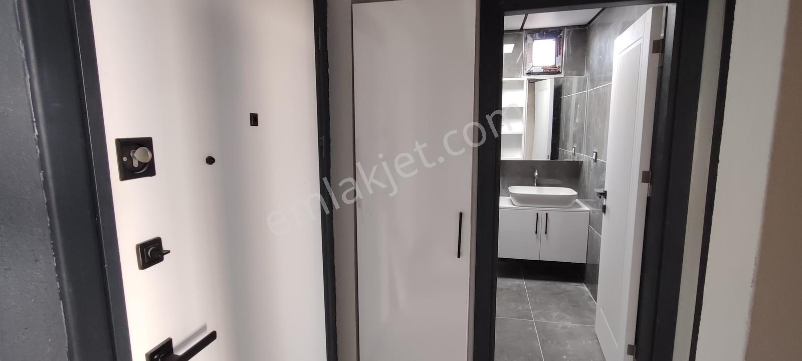 Çerkezköy Lemar Mevkiinde Tepe Çıkış Yolunda Kiralık Daire - Görsel 11