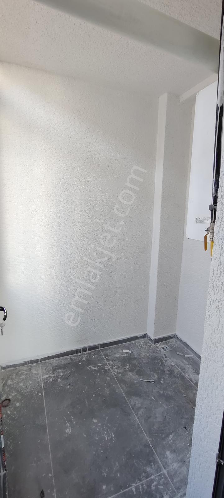 Çerkezköy Lemar Mevkiinde Tepe Çıkış Yolunda Kiralık Daire - Görsel 35