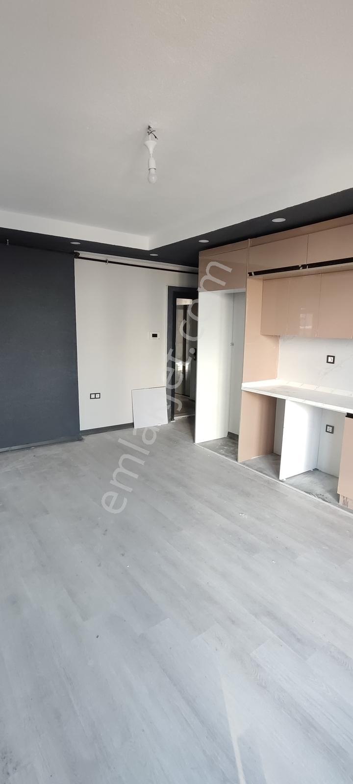 Çerkezköy Lemar Mevkiinde Tepe Çıkış Yolunda Kiralık Daire - Görsel 8