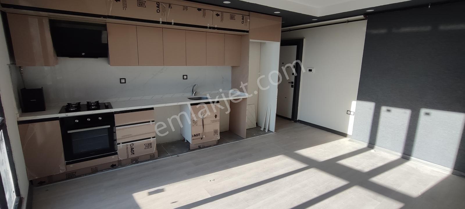 Çerkezköy Lemar Mevkiinde Tepe Çıkış Yolunda Kiralık Daire - Görsel 7