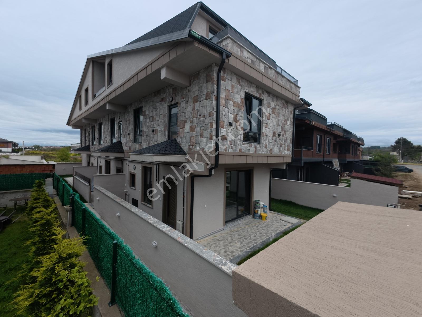Kocaali Sahilde Geniş Bahçeli, Havuzlu Sus Şelali 4+1 Villa - Görsel 15