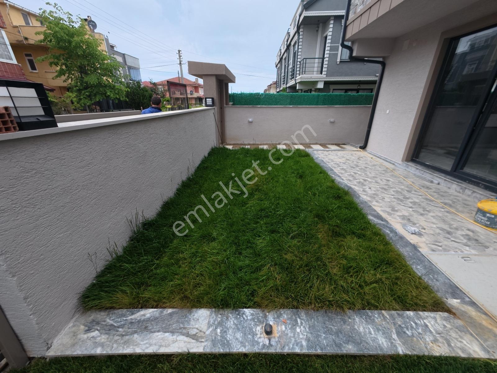 Kocaali Sahil'de Müstakil Bahçeli,havuzlu,özel Garajlı 4+1 Villa - Görsel 3
