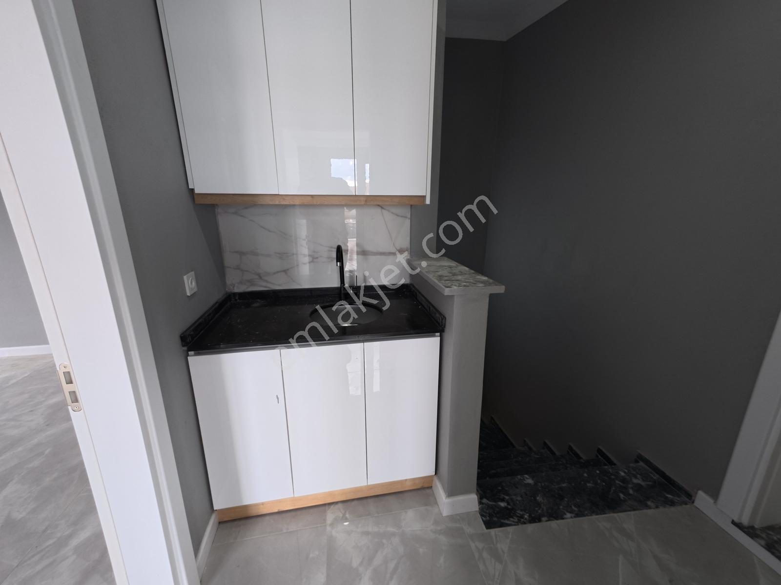 Kocaali Sahil'de Müstakil Bahçeli,havuzlu,özel Garajlı 4+1 Villa - Görsel 14