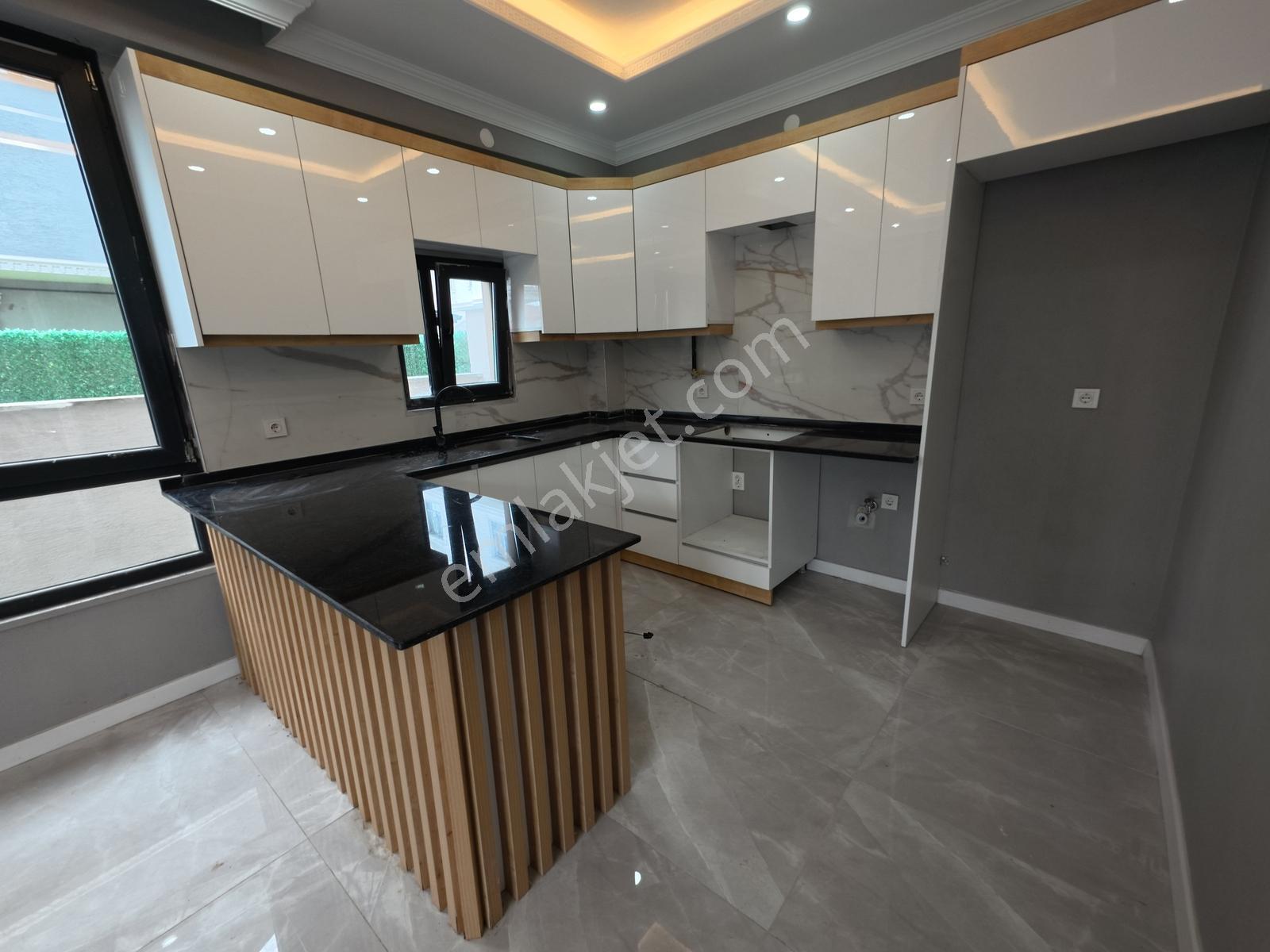 Kocaali Sahil'de Müstakil Bahçeli,havuzlu,özel Garajlı 4+1 Villa - Görsel 23