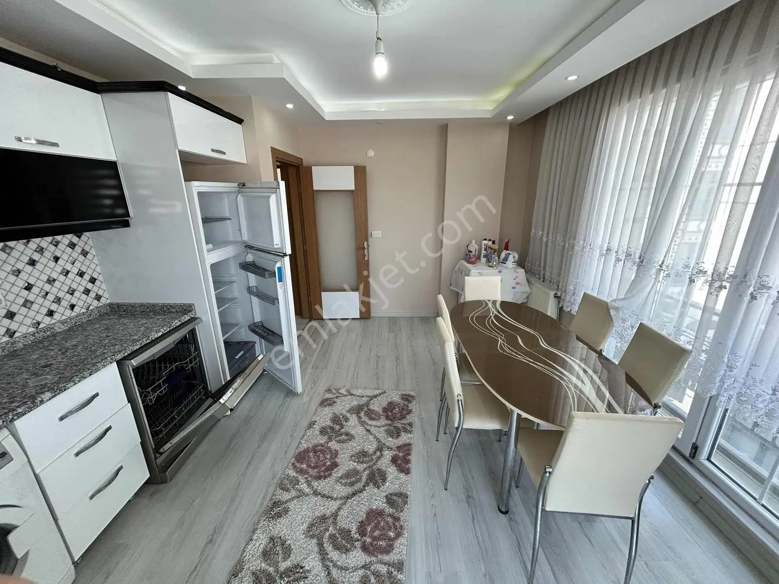 Devlet Hastanesi Yanında Kiralık Eşyalı 1+1 Daire Kapalı Mutfak - Görsel 5