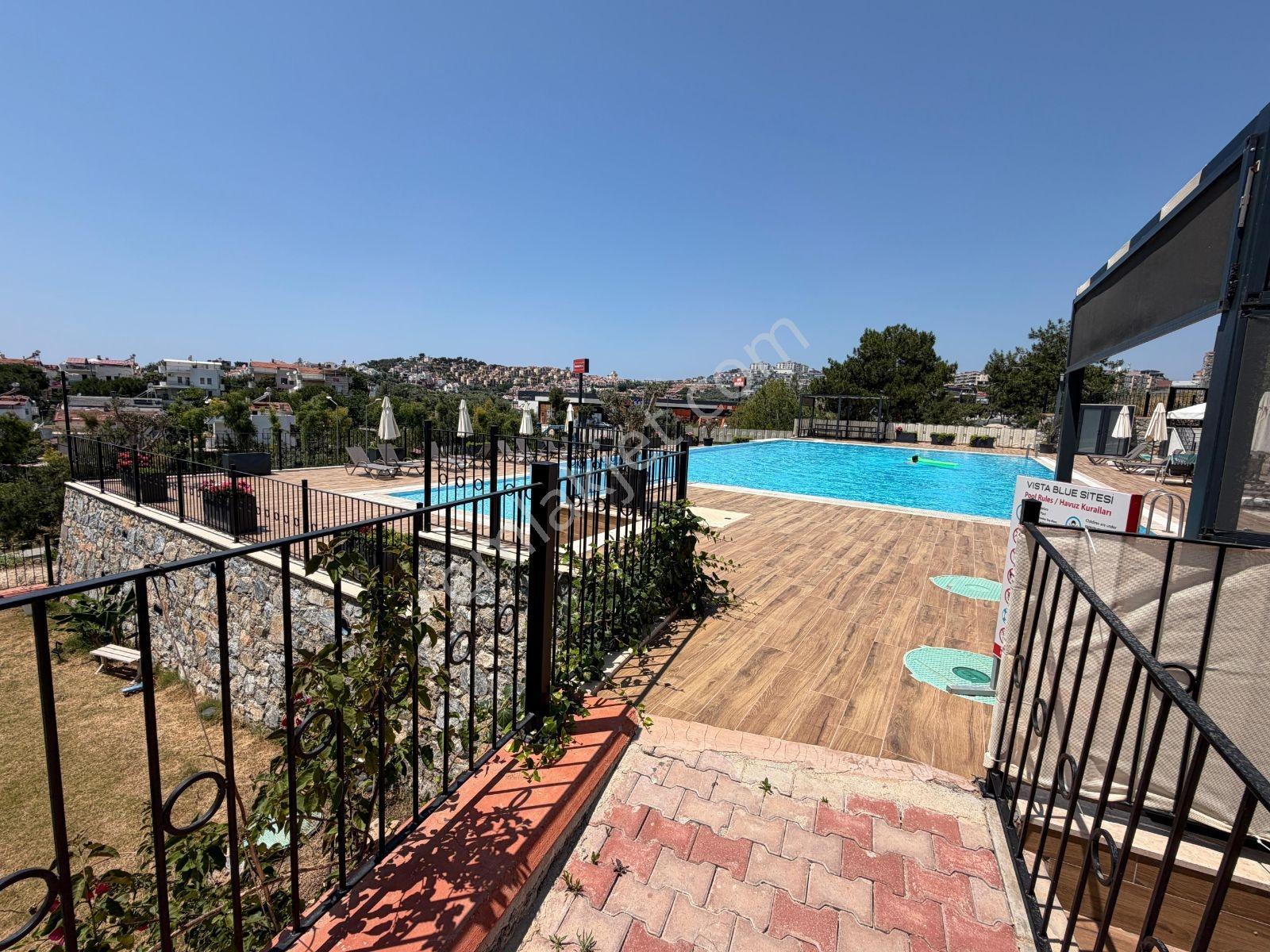 Kuşadası Panoramik Deniz Manzaralı Dogalgazlı Ferah 3+1 Daire - Görsel 8