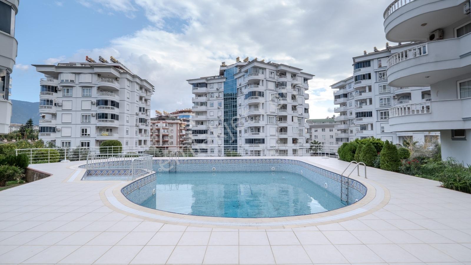 Alanya Tosmur 2+1 150m2 Lüks Eşyalı Kompleks Site Full Aktivitee