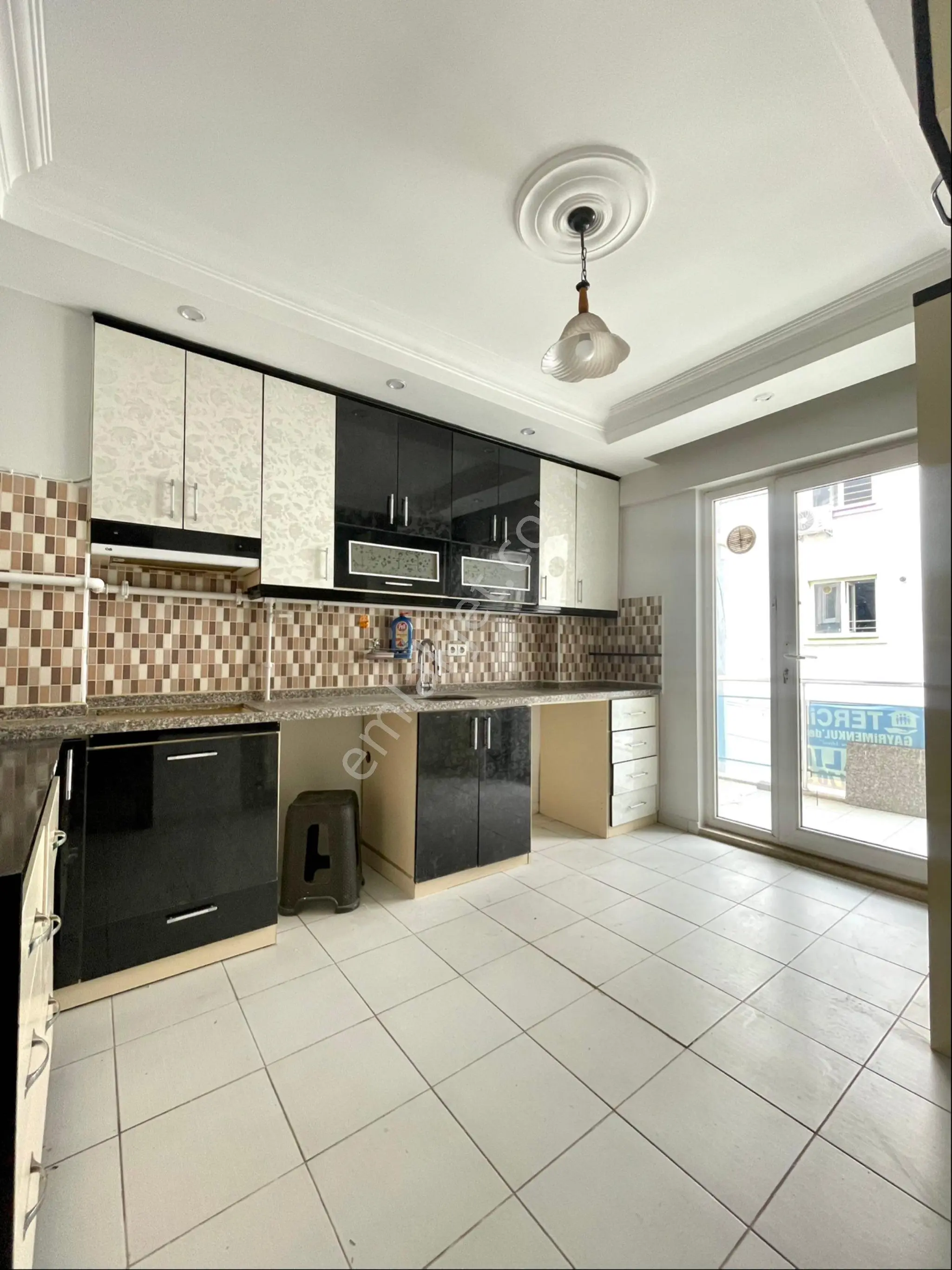 Çınar 15 Mayısda 3+1 Kiralık Daire 115 M2