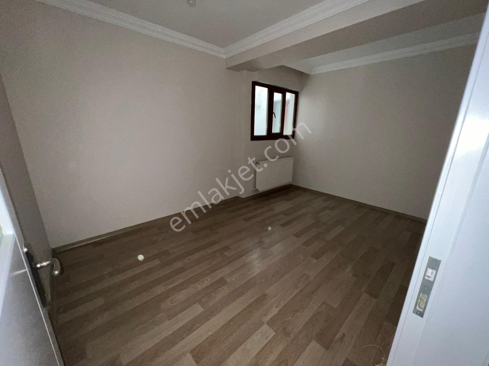 Çözüm Emlak'tan Muradiye İstasyon Caddesi'nde 3+1 Ara Kat Daire - Görsel 5