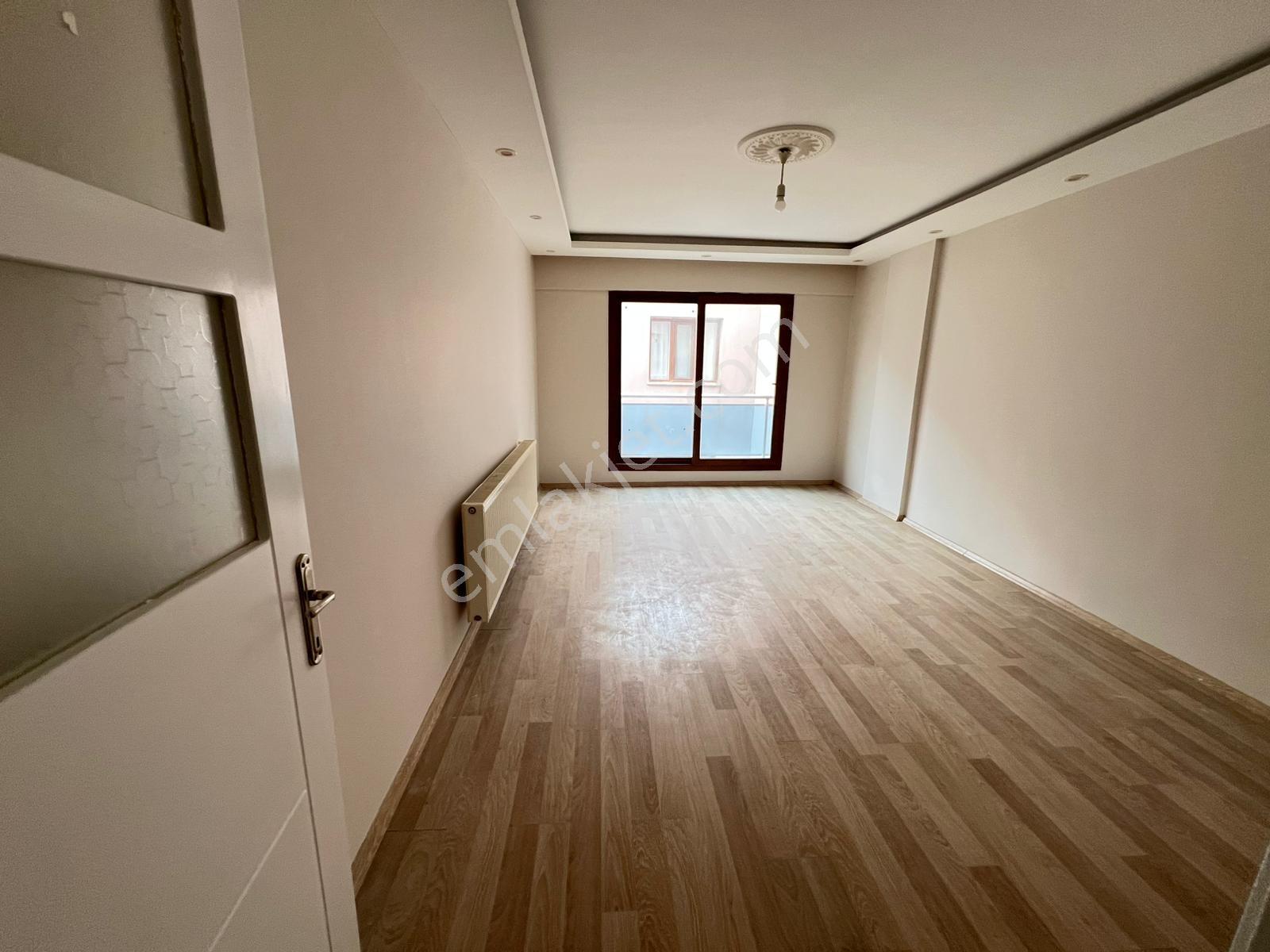 Çözüm Emlak'tan Muradiye İstasyon Caddesi'nde 3+1 Ara Kat Daire - Görsel 22