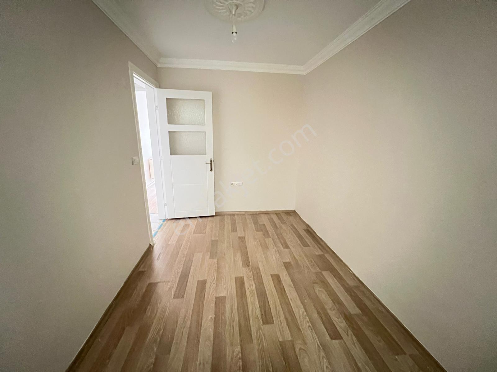 Çözüm Emlak'tan Muradiye İstasyon Caddesi'nde 3+1 Ara Kat Daire - Görsel 18
