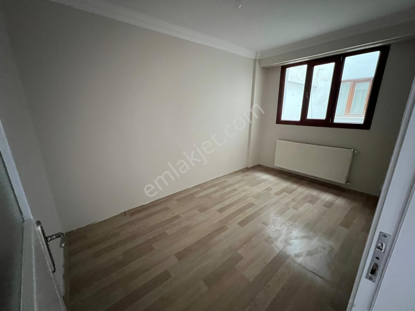 Çözüm Emlak'tan Muradiye İstasyon Caddesi'nde 3+1 Ara Kat Daire - Görsel 13