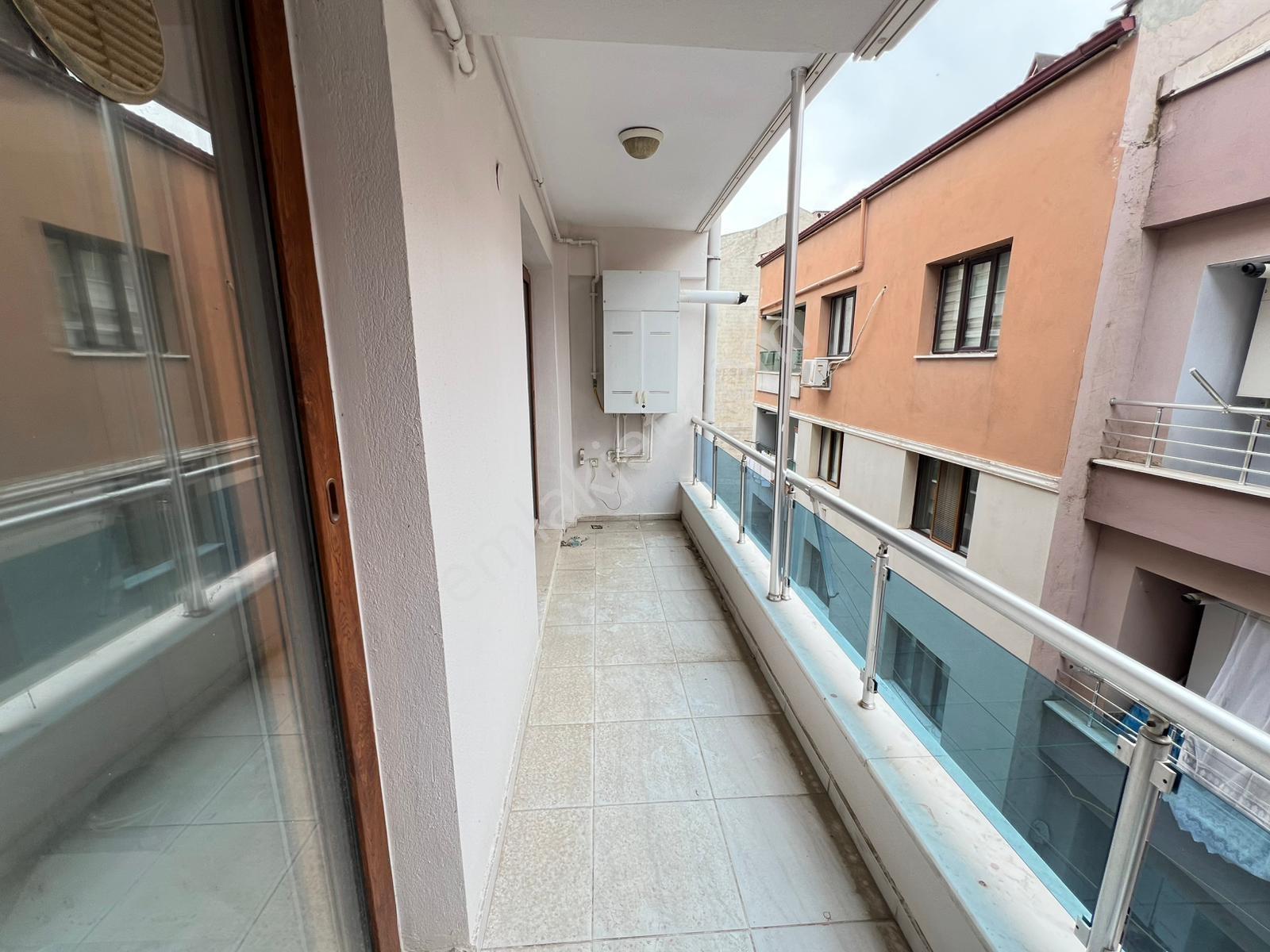 Çözüm Emlak'tan Muradiye İstasyon Caddesi'nde 3+1 Ara Kat Daire - Görsel 10