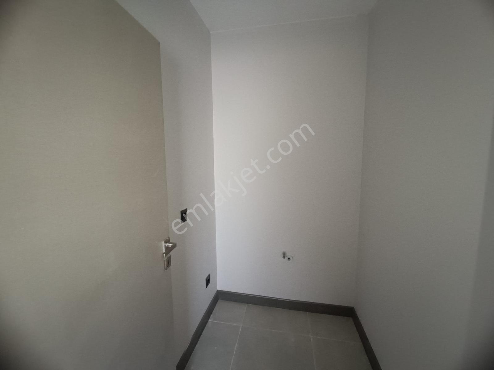 Remax Hür Ali Kutanis'ten Arifiye Cumhuriyet Mah. 3+1 Kiralık - Görsel 13