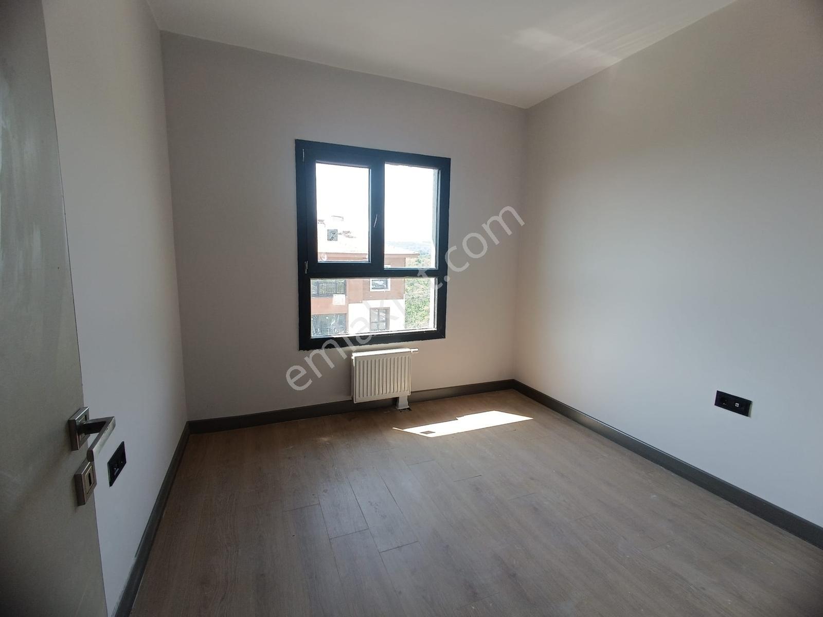 Remax Hür Ali Kutanis'ten Arifiye Cumhuriyet Mah. 3+1 Kiralık - Görsel 15