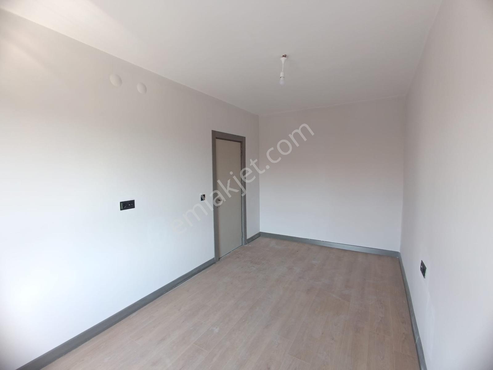 Remax Hür Ali Kutanis'ten Arifiye Cumhuriyet Mah. 3+1 Kiralık - Görsel 3