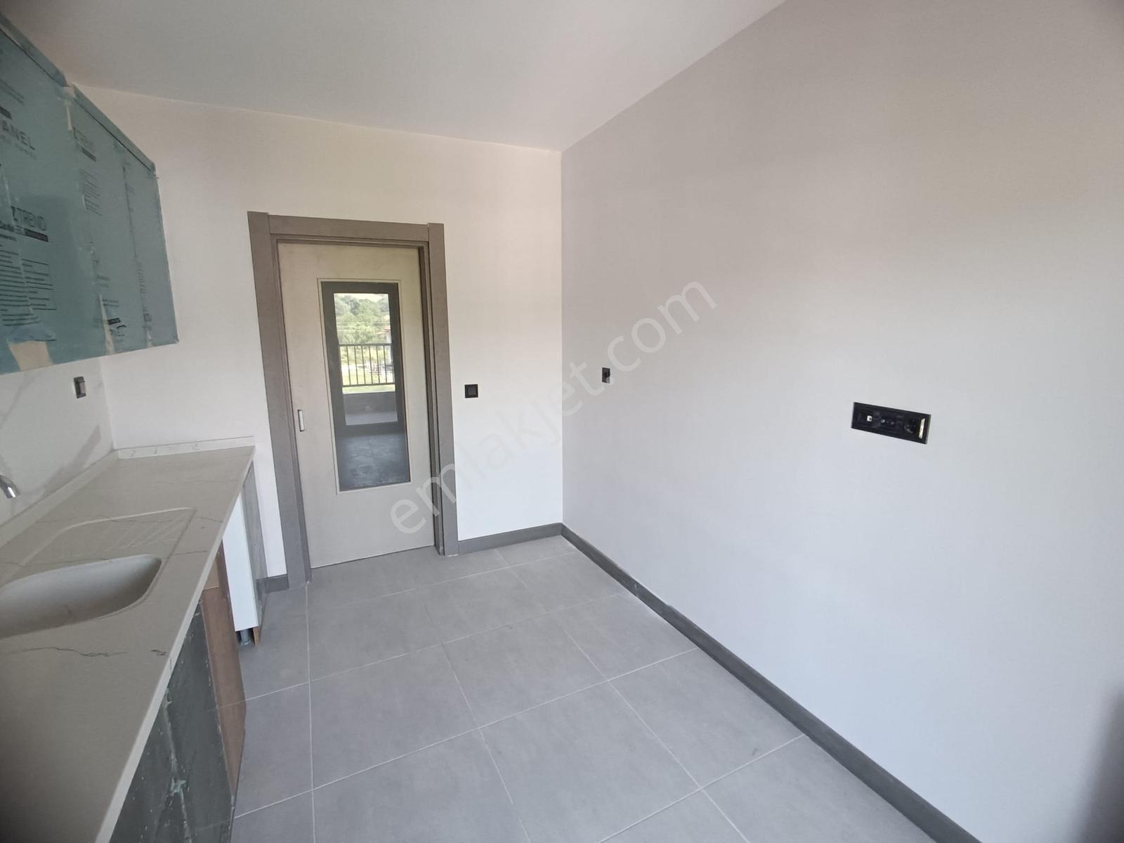 Remax Hür Ali Kutanis'ten Arifiye Cumhuriyet Mah. 3+1 Kiralık - Görsel 18
