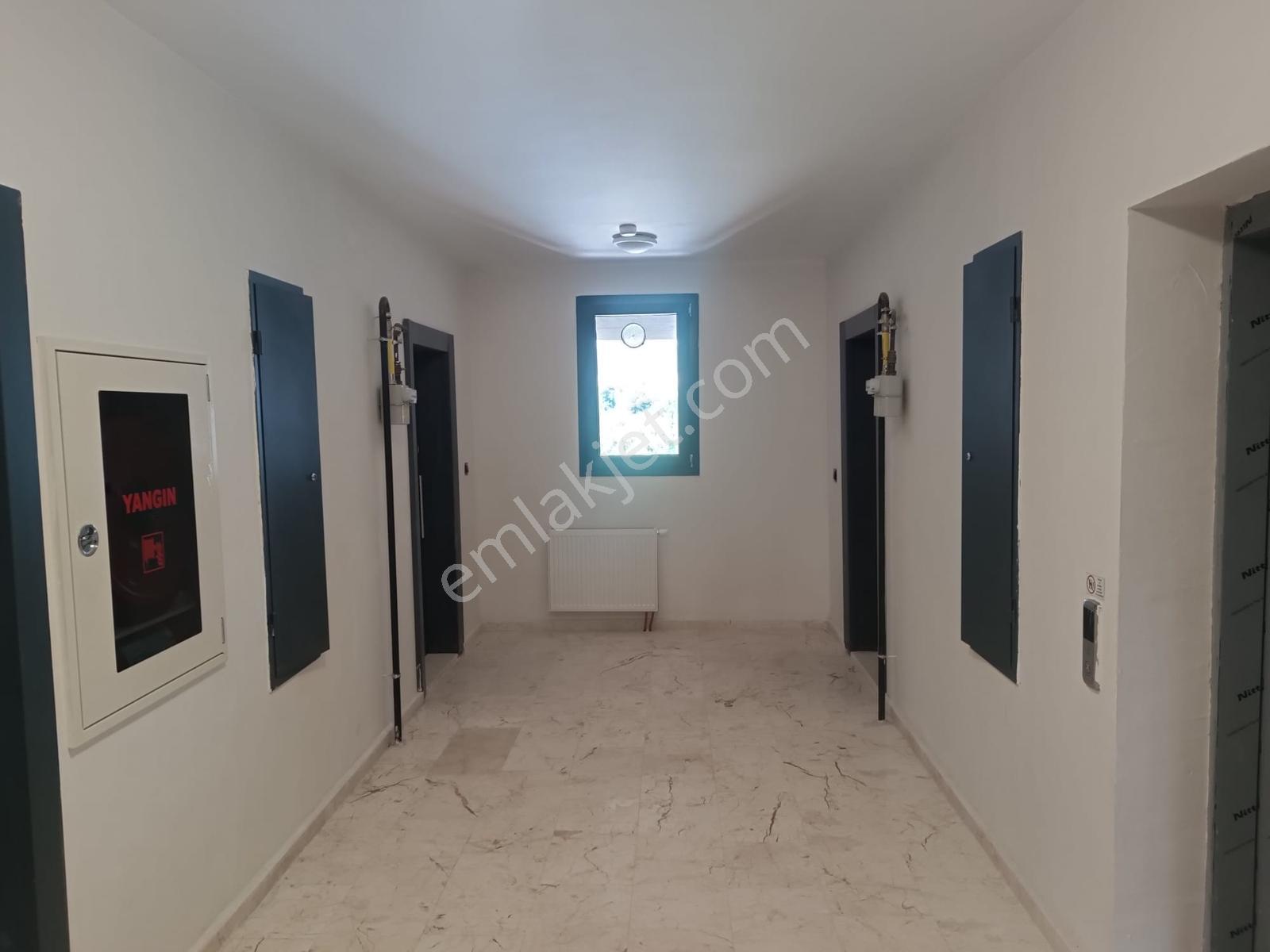 Remax Hür Ali Kutanis'ten Arifiye Cumhuriyet Mah. 3+1 Kiralık - Görsel 9