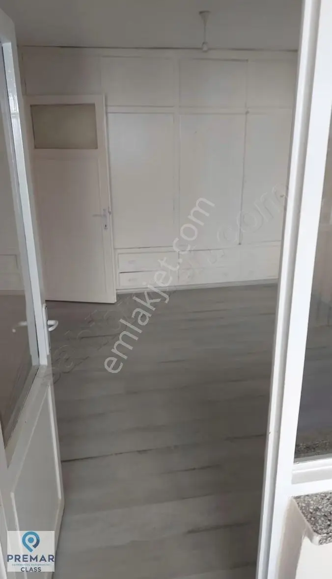 Hasanefendi'de Merkezi Konumlu, Geniş Ve Güney Cephe 2+1 Satı - Görsel 3