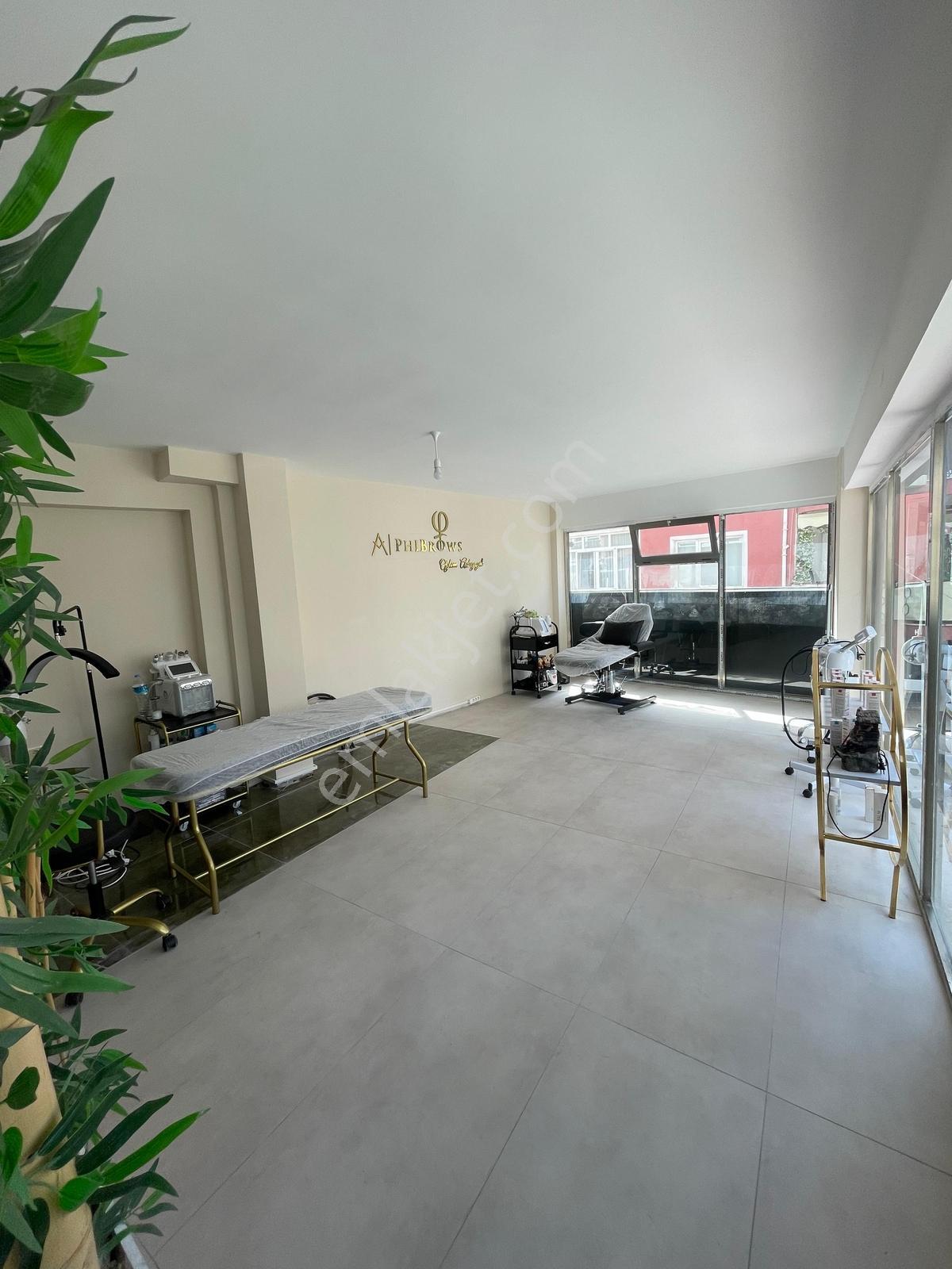 Lobby Fortisten Fesleğen'de Satılık 190m2 İş Yeri - Görsel 9