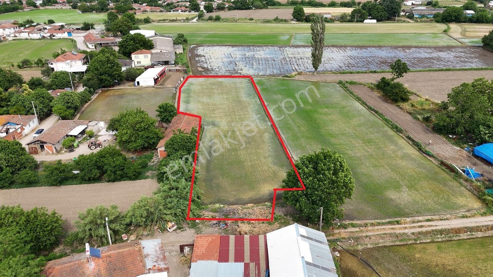 Zeybek Emlaktan Tuzakçı Da 2775 M2 Konut İmarlı Arsamız Satılık