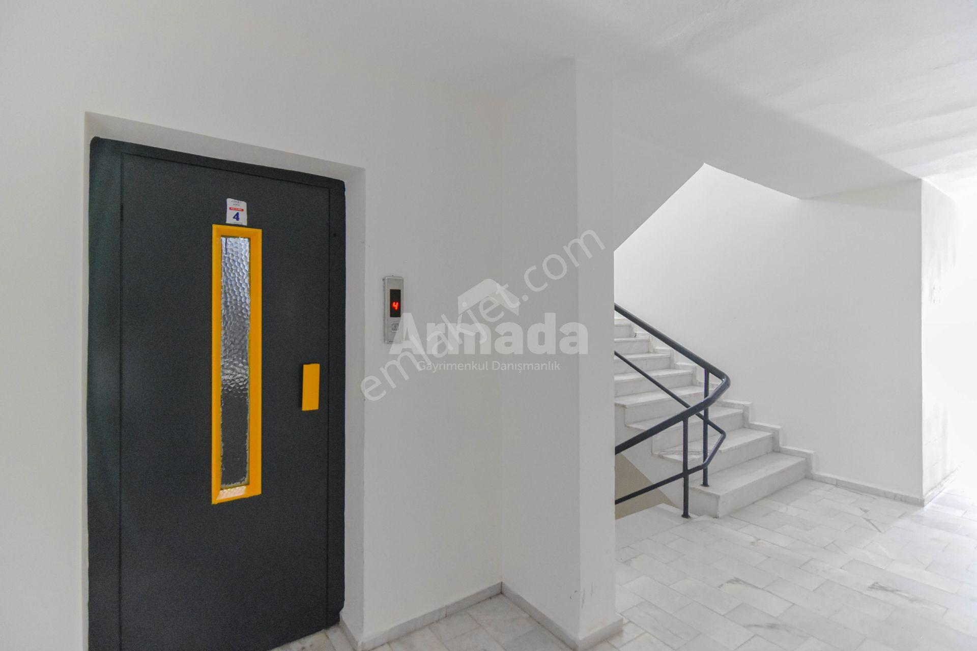 Kuşadası Merkezde Deniz Manzaralı Cam Balkonlu Eşyalı Daire - Görsel 18