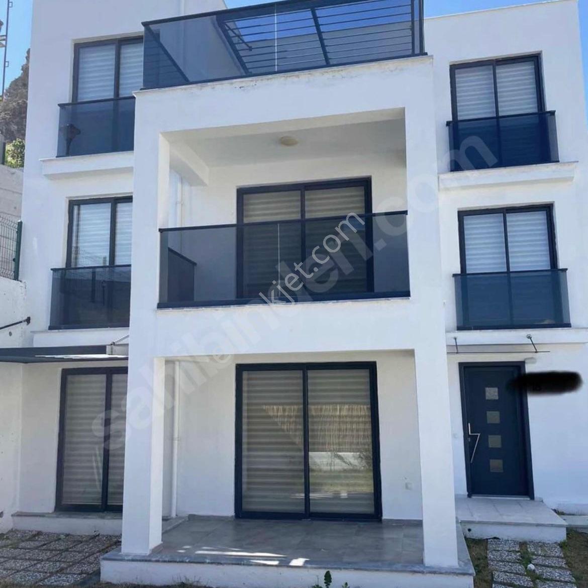 Gündoğan Çiçek Sitesi Villaları'nda Uzun Dönem Kiralık Lüks 4+1 - Görsel 17