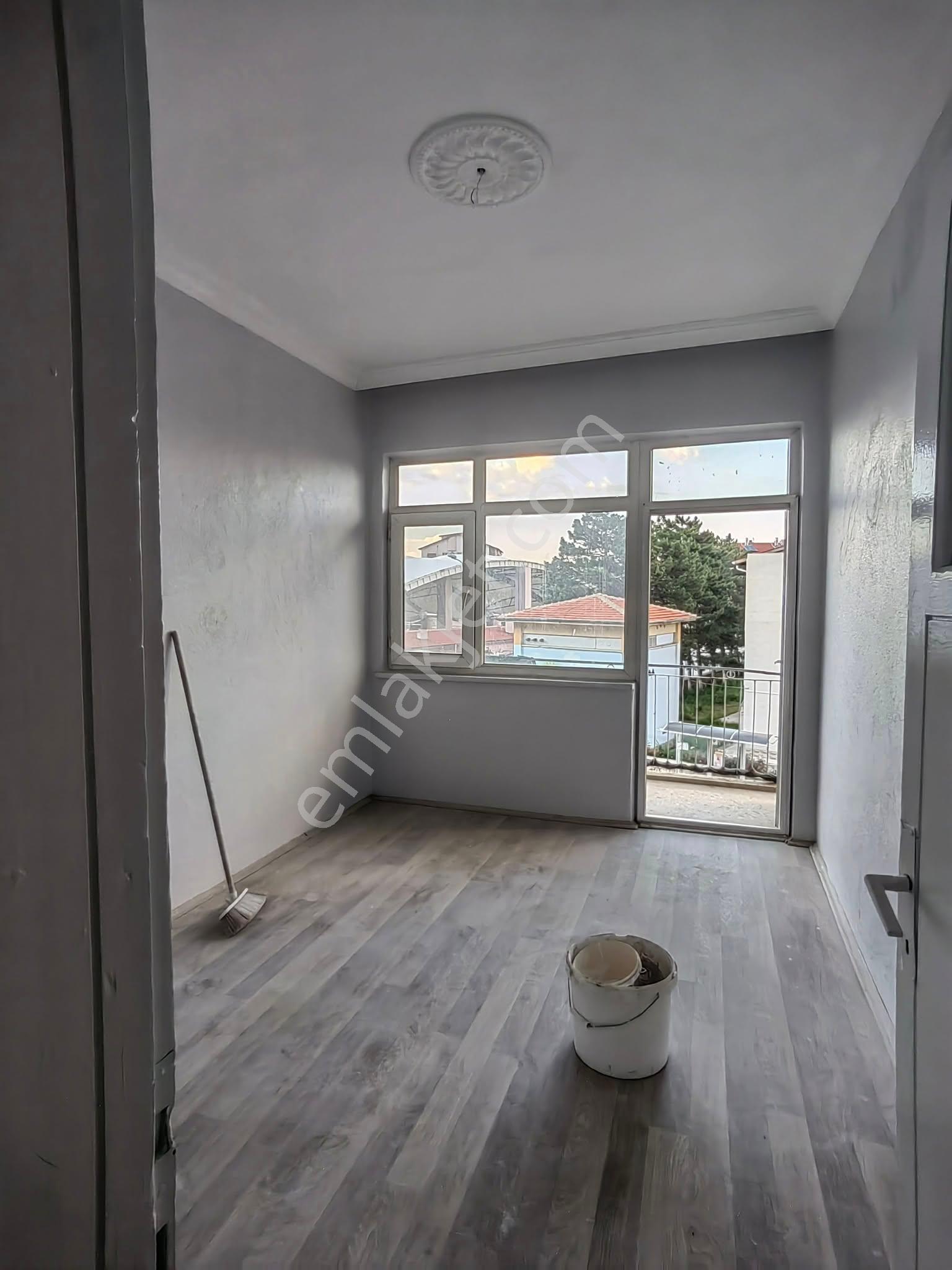 Nasreddin Emlaktan Gazi Pazarı Çaprazı Kiralık Sobalı Daire - Görsel 3