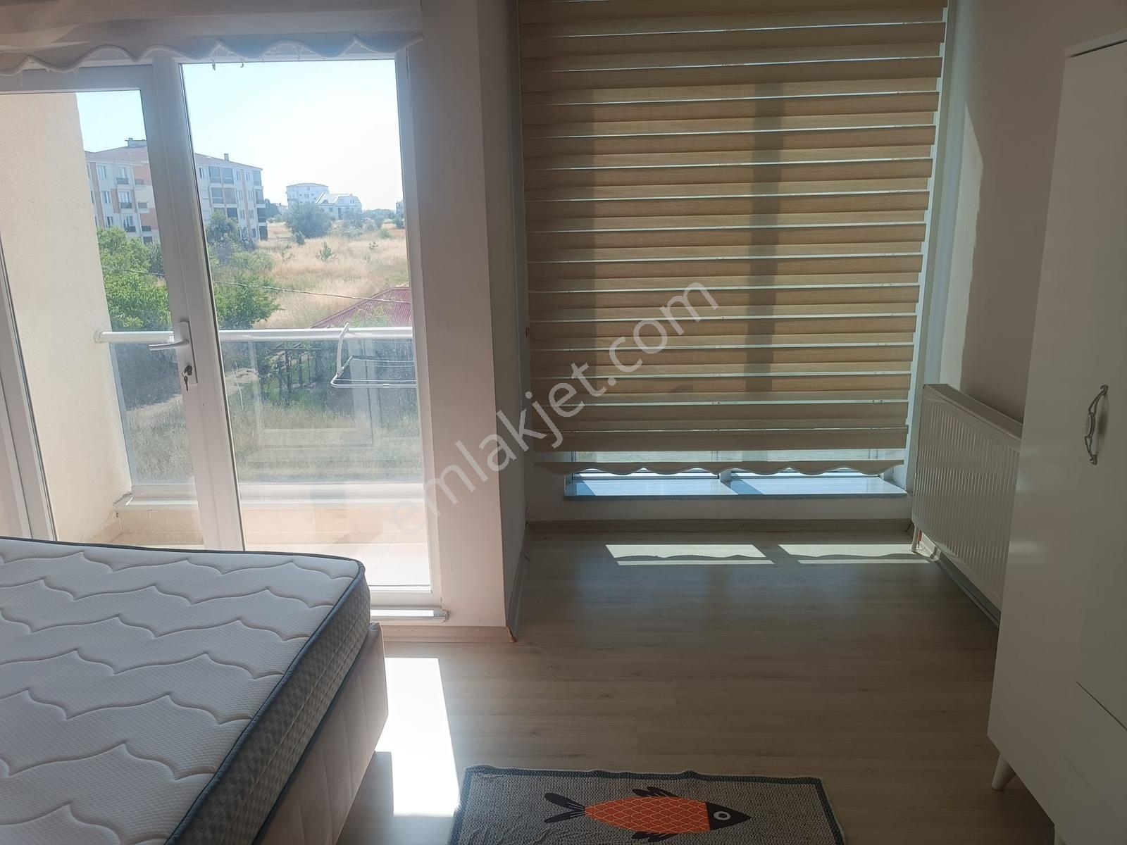 Newcıty Emlaktan Full Eşyalı Balkonlu 1+1 Ara Kat Daire - Görsel 9