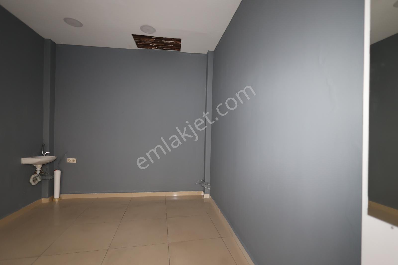 Zeybek Emlaktan Çarşı İçerisinde 10 M2 İş Yerimiz Kiralıktır - Görsel 3