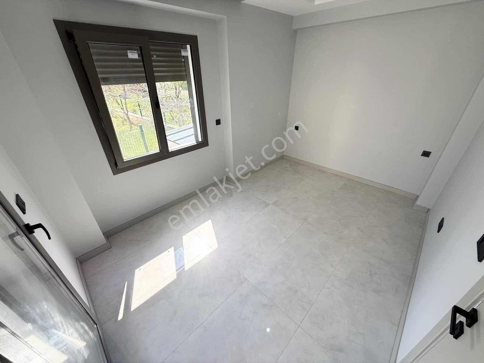 Parladan Gürede Denize 100 Metre Bahçeli Müstakil 3+1 Villa - Görsel 2