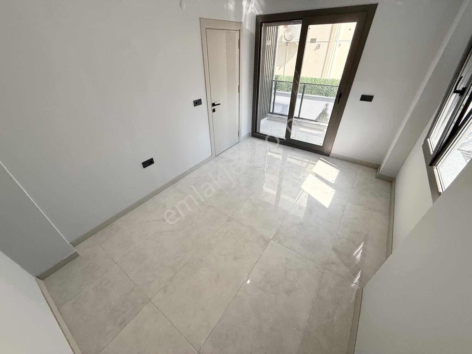 Parladan Gürede Denize 100 Metre Bahçeli Müstakil 3+1 Villa - Görsel 8