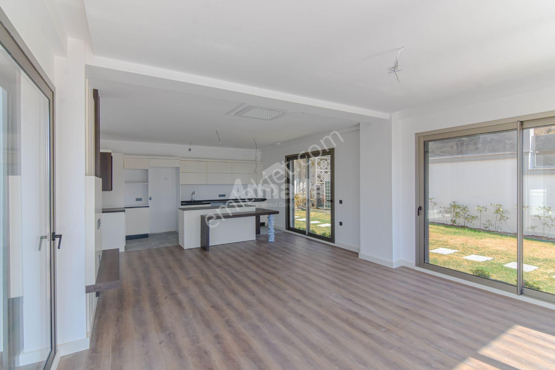 Kuşadası Soğucak’ta Panaromik Deniz Manzaralı Lüks Villa - Görsel 6