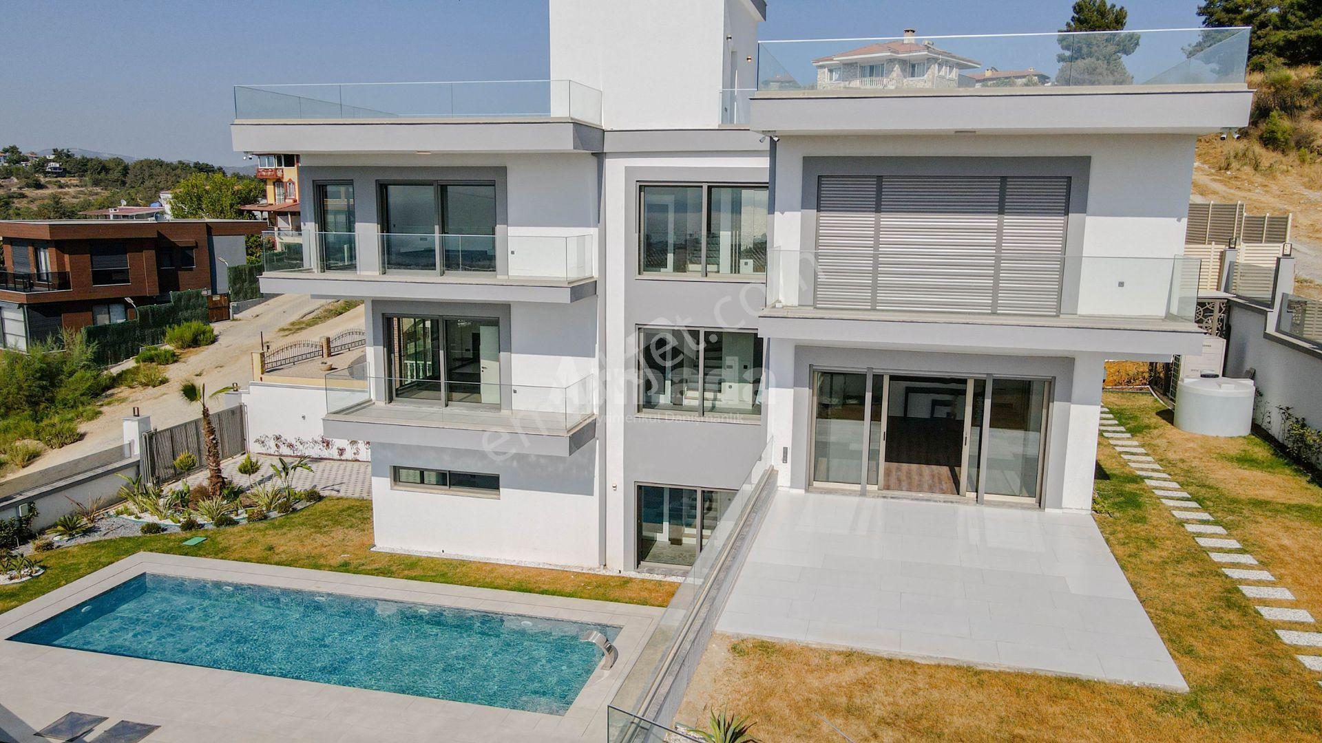 Kuşadası Soğucak’ta Panaromik Deniz Manzaralı Lüks Villa - Görsel 4