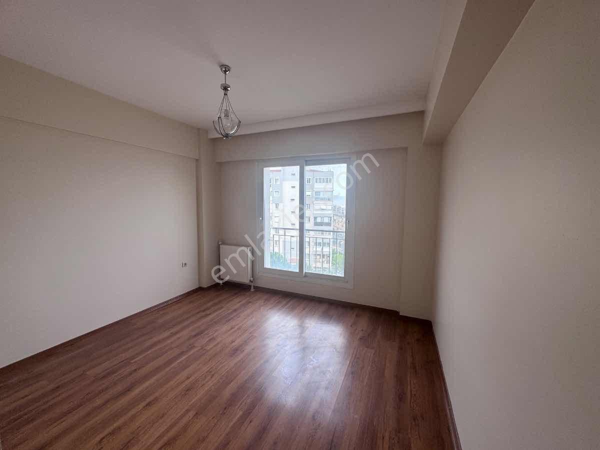 Çığlı Atatürk Mahallesı Panorama Denız Manzaralı 2+1 Satılık Kıracısız Daıre - Görsel 12