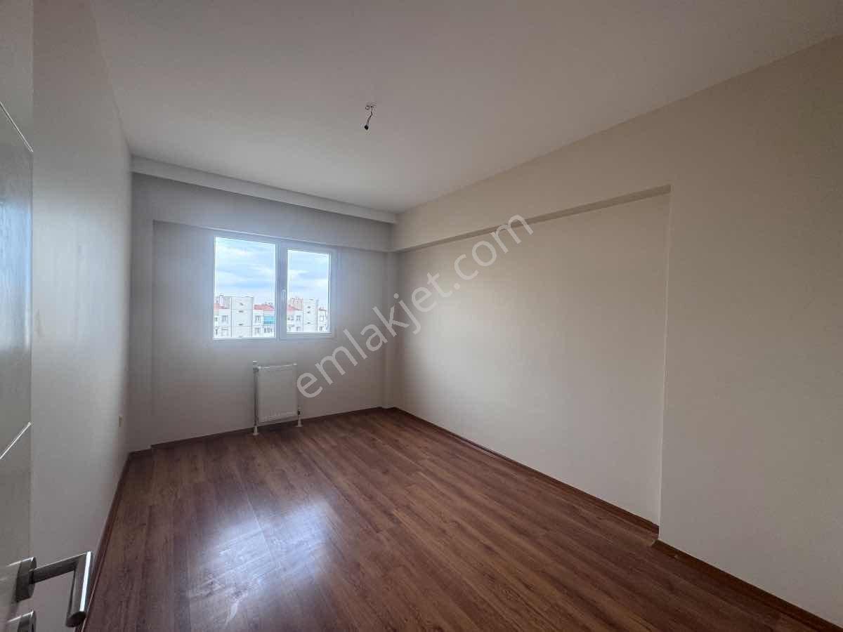 Çığlı Atatürk Mahallesı Panorama Denız Manzaralı 2+1 Satılık Kıracısız Daıre - Görsel 15
