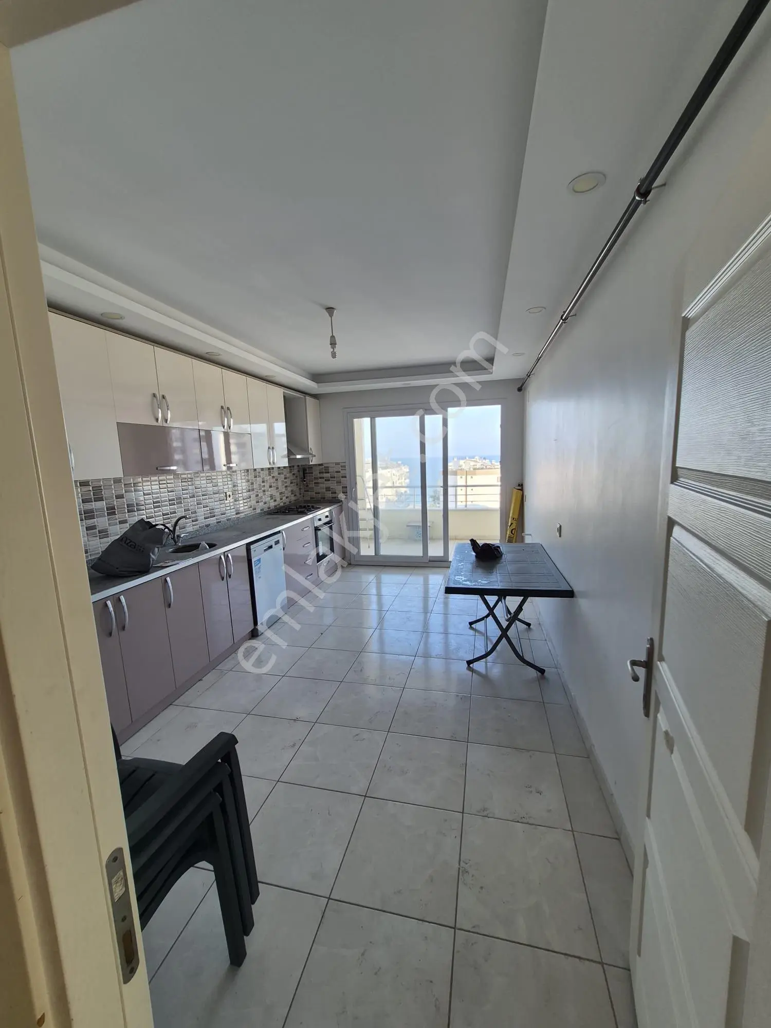 Denize Sıfır 3+1 Ful Bakımlı Temiz Kiralık - Görsel 3